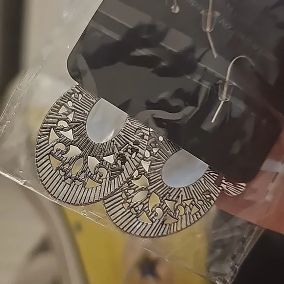 Garden Gondola Ride Earrings NWT Silver Cats Eye - Picture 3 of 4